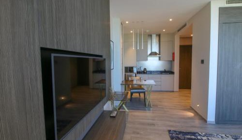 One-Bedroom Suite Courtyard View 