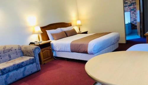 Deluxe Queen Room