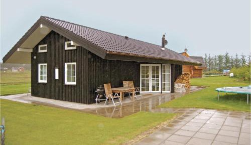 Three-Bedroom Holiday Home 