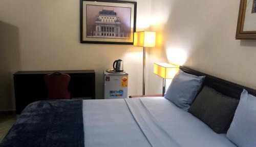 Deluxe King Suite