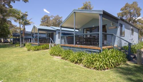 Water Front Villa (Not pet friendly)