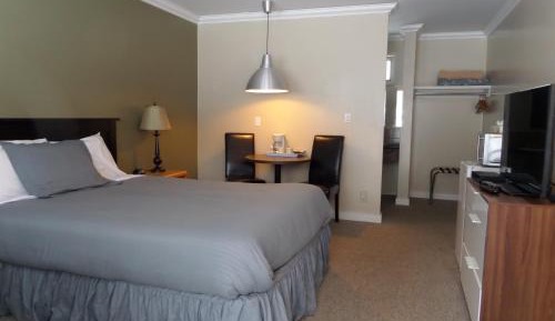 Standard Queen Room