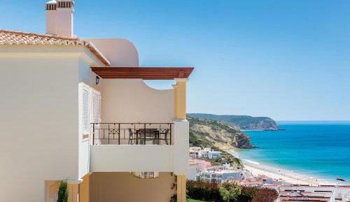 Two-Bedroom Townhouse with Sea View