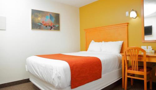 Deluxe Queen Room