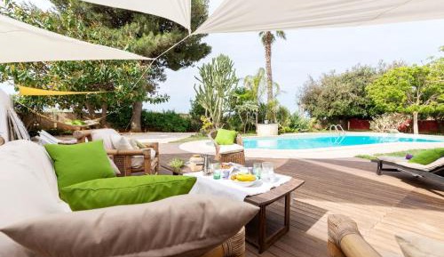 Four-Bedroom Villa with Sea View
