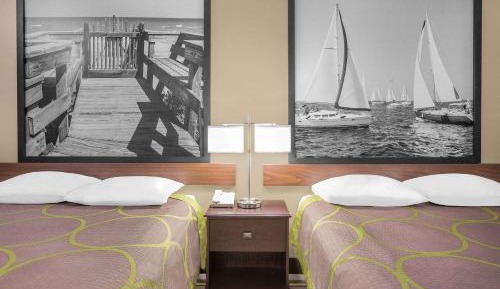 Queen Room with Two Queen Beds - Non-Smoking