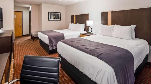 Large Queen Room with Two Queen Beds - Non-Smoking
