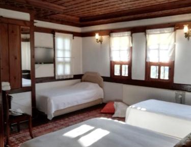Classic Quadruple Room