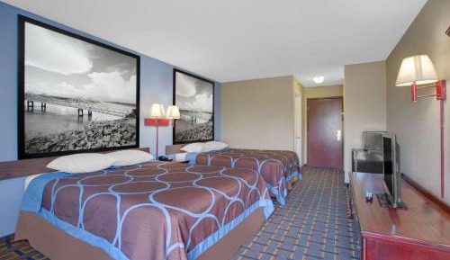 Queen Room with Two Queen Beds - Non-Smoking