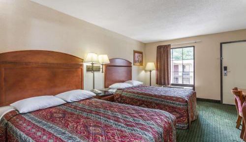 Deluxe Double Room with Two Double Beds - Non-Smoking