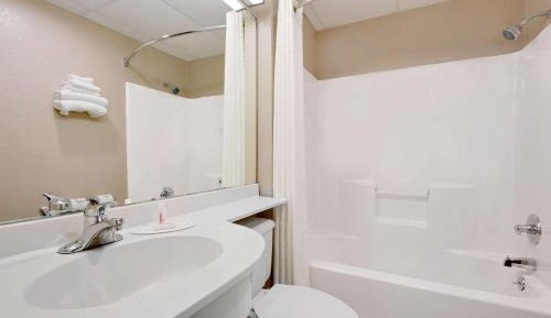 Queen Suite - Non-Smoking