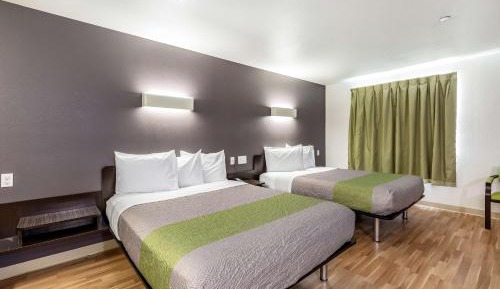 Deluxe Quadruple Room - Non-Smoking