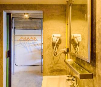 Quip One Bedroom With No View 