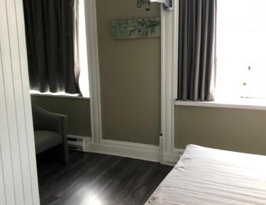 Queen Room with Private Bathroom