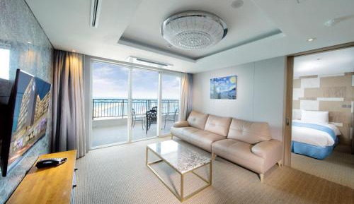 Suite Room with Ocean View