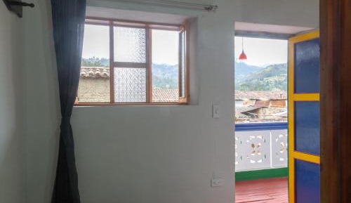 Single Room with Private Bathroom