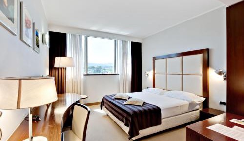 Deluxe Double Room with Shower