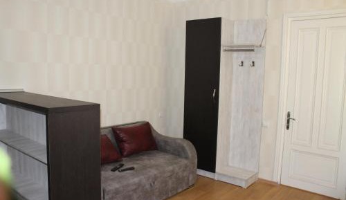 Apartment with Mountain View