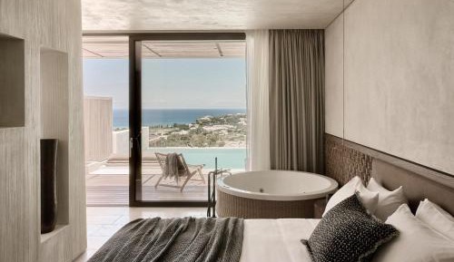 Honeymoon Suite with Private Pool and Sea View