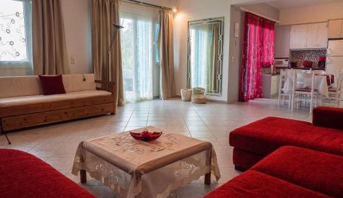 One-Bedroom House (4 Adults)