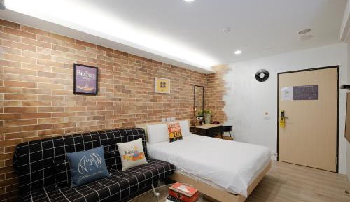 Double Room No Window