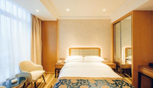 Queen Room