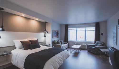 Suite with Lake View