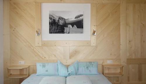 Apartment with Mountain View