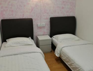 Twin Room with Shared Bathroom