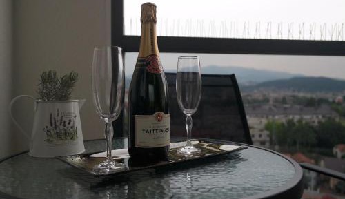 Studio with Spa Bath