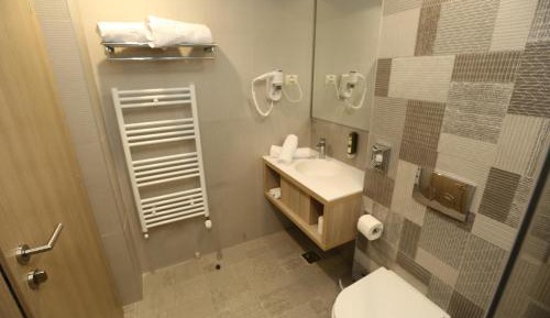 Superior Deluxe Double or Twin Room 