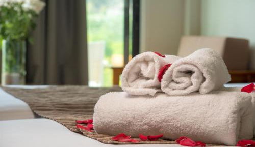 Honeymoon Suite