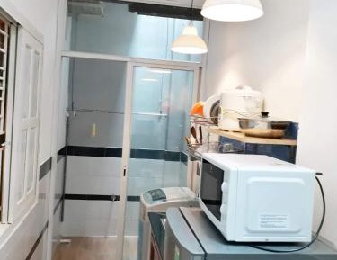 Apartment with Shower