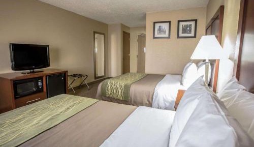 Queen Room with Two Queen Beds - Non-Smoking