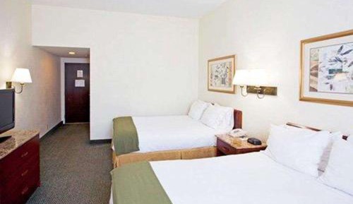 Double Room with Two Double Beds - Non-Smoking