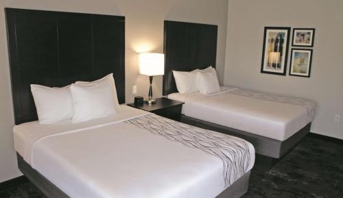 Queen Room - Mobility/Hearing Accessible/ Non-Smoking