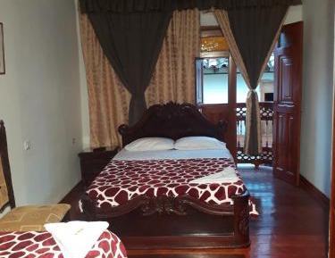 Twin Room with Private Bathroom