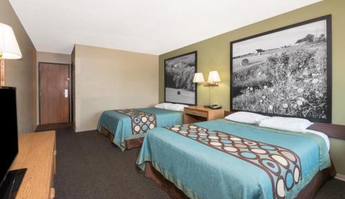 Queen Room with Two Queen Beds - Non-Smoking