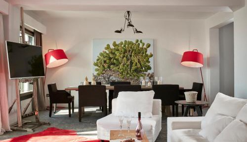 Grand Mystique Sea View Suite with Outdoor Jacuzzi