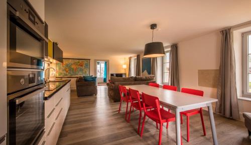 Three-Bedroom Apartment with Mountain View