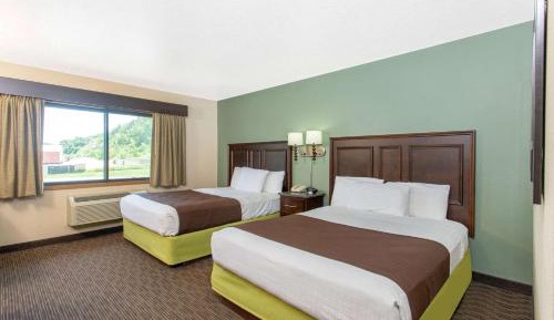 Queen Room with Two Queen Beds - Non-Smoking