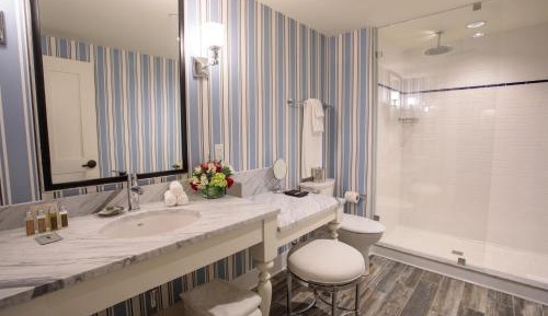 Select City View King Suite