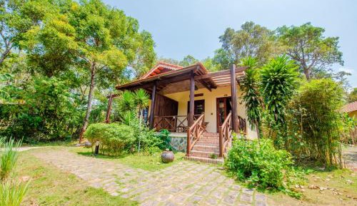 Superior Bungalow with Garden View