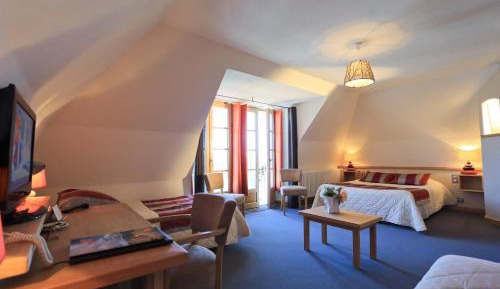 Family Room (4 Adults)