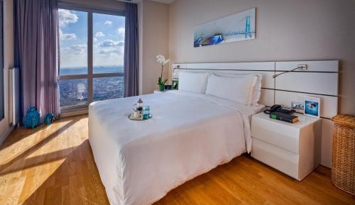 Deluxe Two-Bedroom Apartment