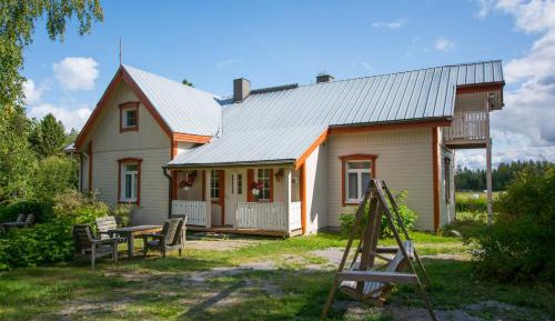 Five-Bedroom Cottage with Sauna