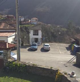 Apartment with Mountain View