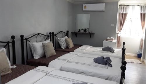 Deluxe Family Room