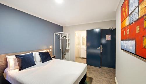 Small Double Room - No Window