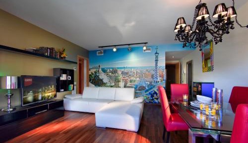 Deluxe Three-Bedroom Apartment